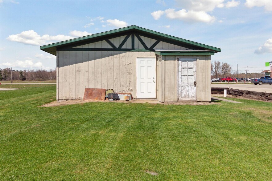 More Photos Of 1395 W Monroe Rd, Saint Louis Office For Sale