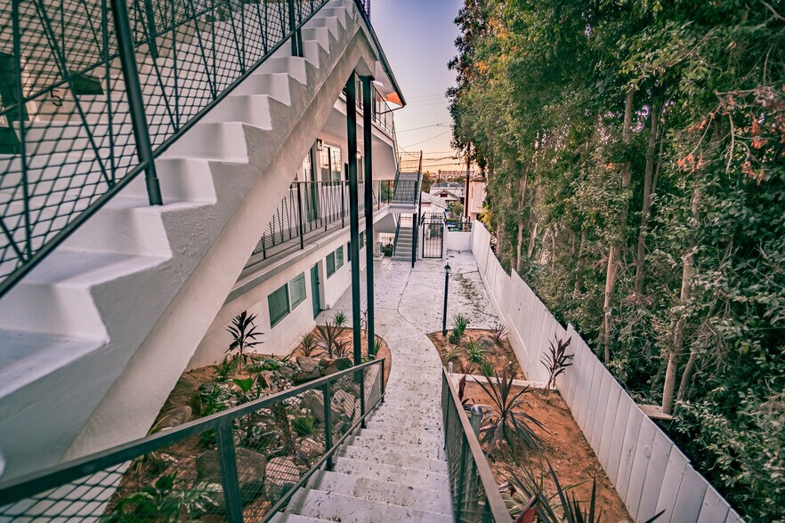 More Photos Of 3776 Villa Terr., San Diego Apartments For Sale