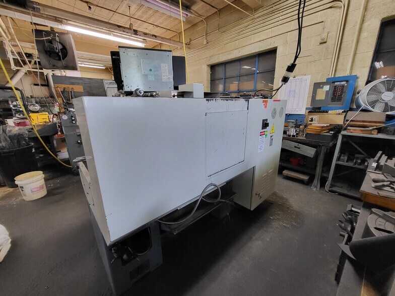 More Photos Of 15321 W Eleven Mile Rd, Oak Park Manufacturing For Sale