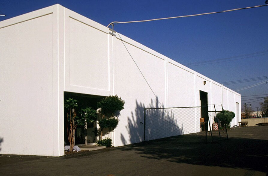 More Photos Of 1840-1848 N Orangethorpe Park, Anaheim Warehouse For Lease