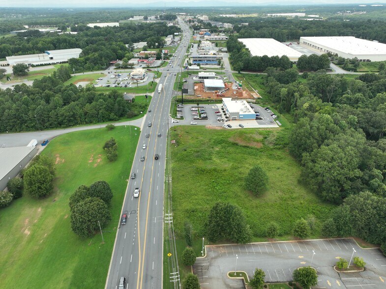 More Photos Of 1723 Main st, Duncan Storefront Retail Office For Lease