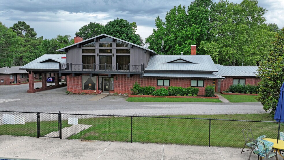 More Photos Of 33700 S 51 Hwy, Wagoner Hotel For Sale