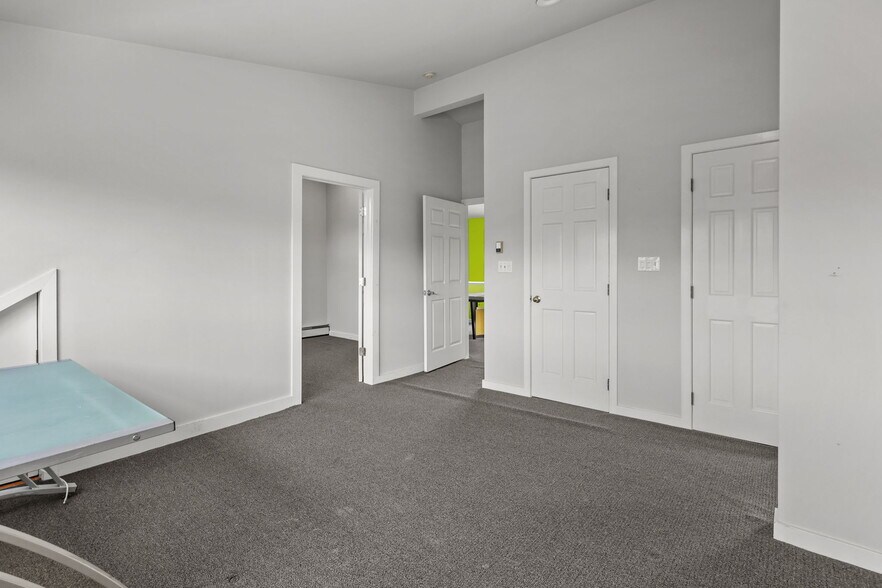 More Photos Of 863 State Rd, Princeton Medical For Lease