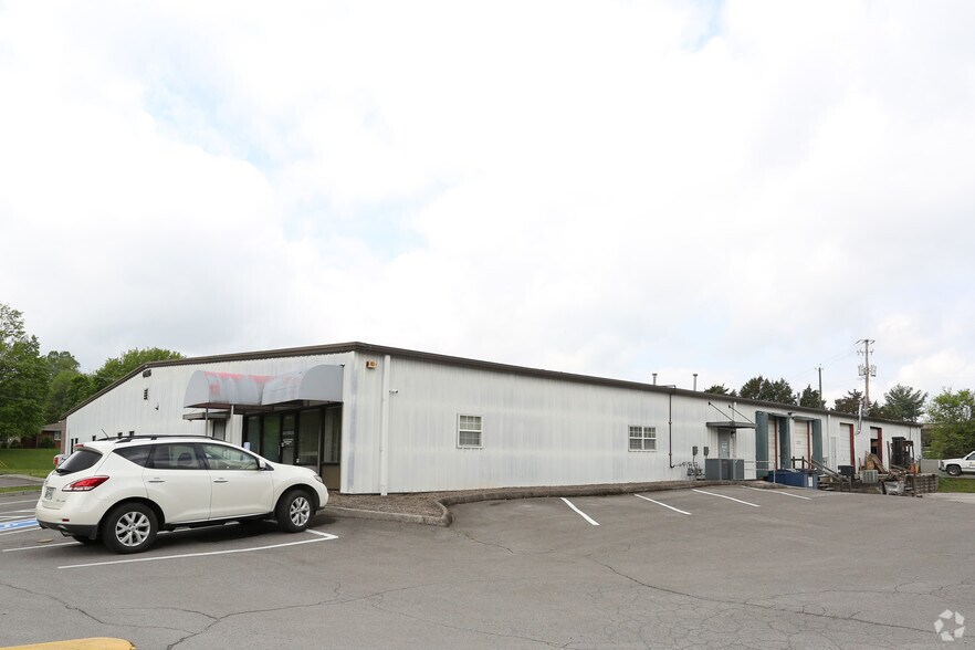 More Photos Of 6636 Central Ave Pike, Knoxville Light Distribution For Lease