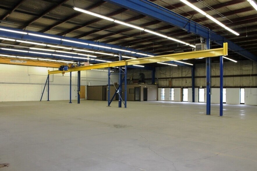 More Photos Of 1906 4th St, Leduc County Light Distribution For Sale