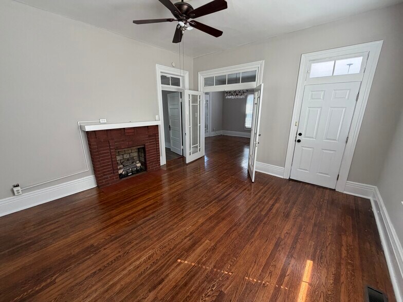 More Photos Of 701 Chestnut St, Bowling Green Office For Lease
