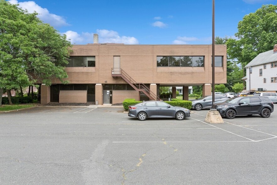 More Photos Of 216 North Ave E, Cranford Office For Sale