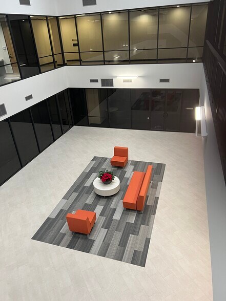 More Photos Of 13101 Northwest Fwy, Houston Office For Lease