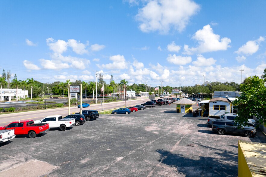 More Photos Of 1827 9th St W, Bradenton Auto Dealership For Sale