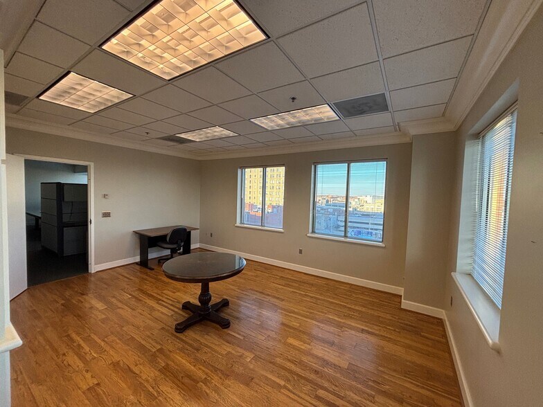 More Photos Of 21 SE 3rd St, Evansville Office For Lease