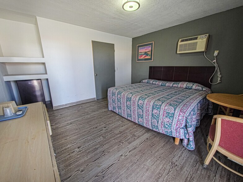 More Photos Of 6941 Alameda Ave, El Paso Hotel For Sale