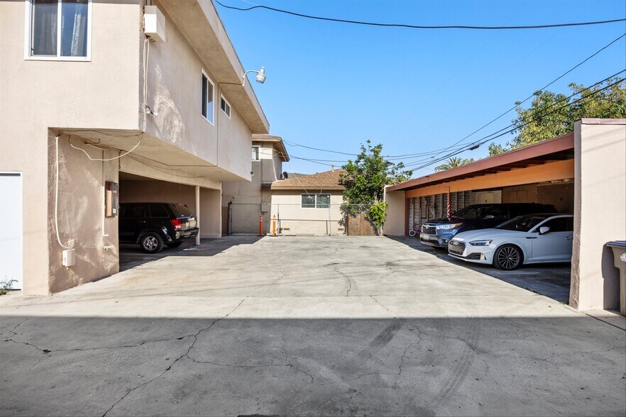 More Photos Of 3516 Beechwood Ave, Lynwood Multifamily For Sale