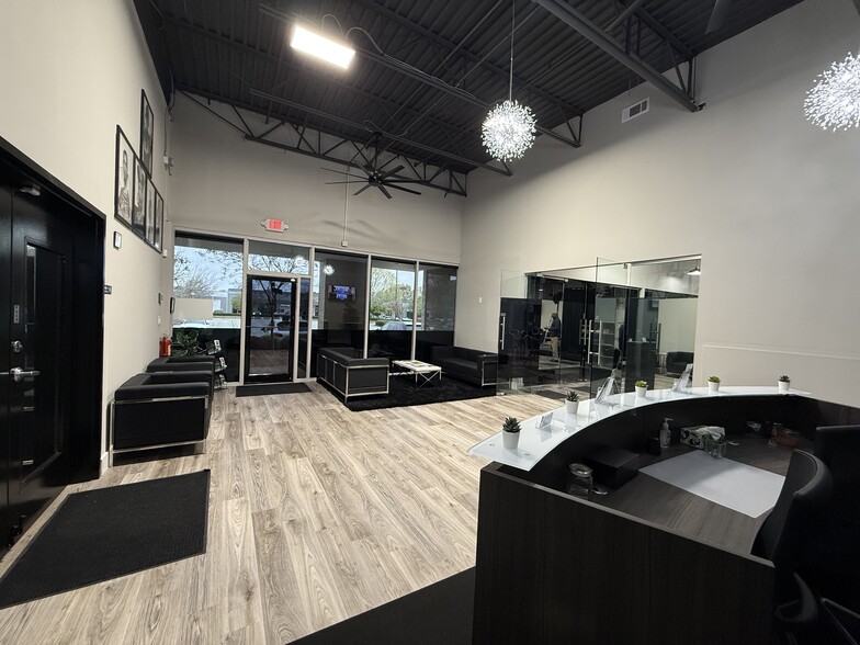 More Photos Of 3800 Camp Creek Pky, Atlanta Light Distribution For Lease