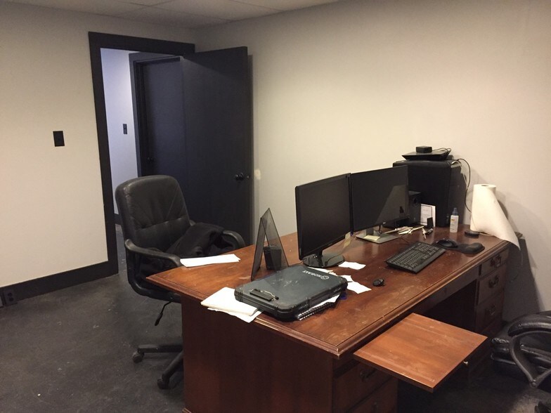 More Photos Of 2330 S Main Ave, Lovington Warehouse For Lease