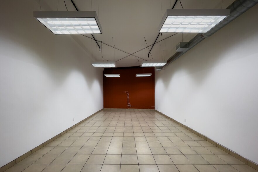 More Photos Of 6949 La Tijera Blvd, Los Angeles Flex For Lease