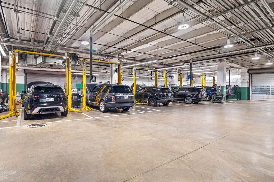 More Photos Of 1515 W 5th St, Austin General Retail For Sale