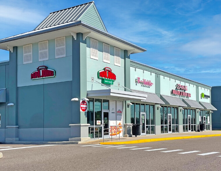 More Photos Of 5052 N US Highway 41, Apollo Beach General Retail For Lease