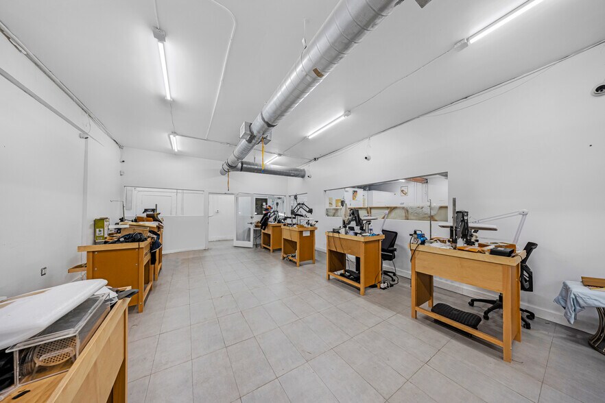 More Photos Of 2081 NW 7th Ave, Miami Warehouse For Sale