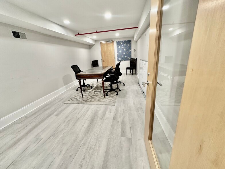 More Photos Of 12 Havemeyer Pl, Greenwich Office For Lease