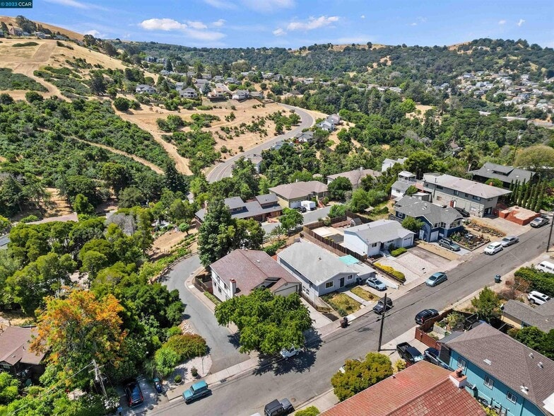 More Photos Of 619 Edwards St, Crockett Healthcare For Sale