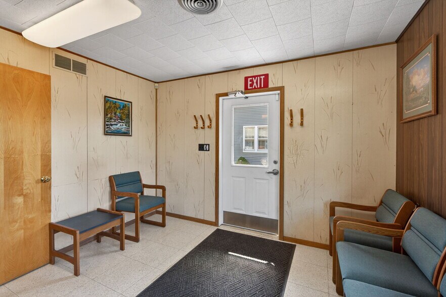 More Photos Of 6534 Sullivan Trl, Wind Gap Office For Sale