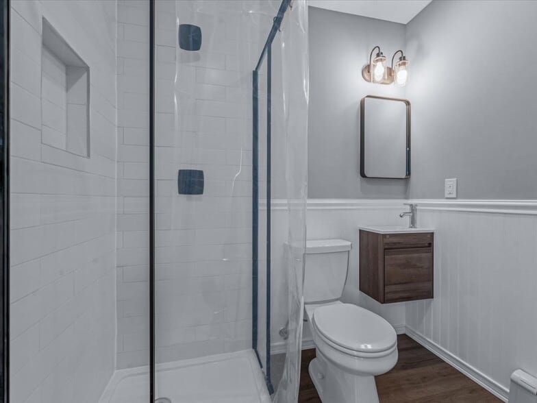 More Photos Of 6 E Barclay St, Hicksville Apartments For Sale