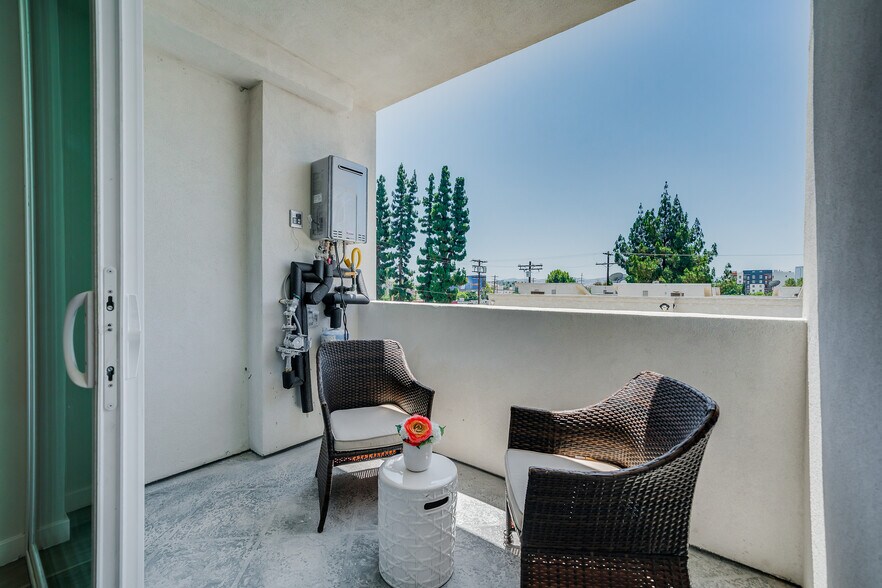 More Photos Of 7018 Alabama Ave, Canoga Park Apartments For Sale