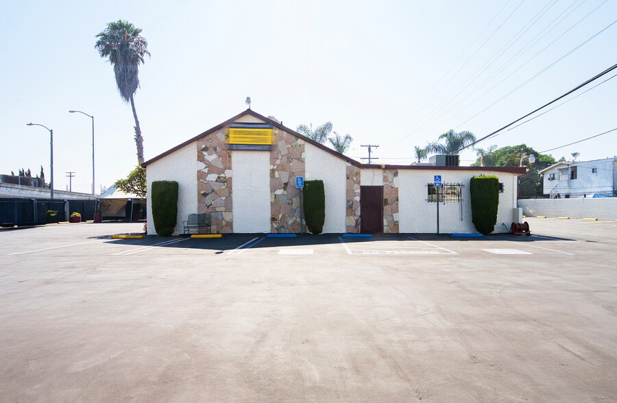 More Photos Of 147 E Rosecrans Ave, Compton Religious Facility For Sale