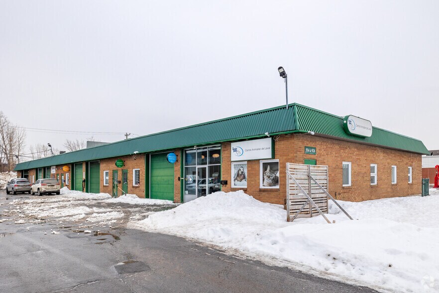 Primary Photo Of 914-926 Rue Cunard, Laval Light Manufacturing For Sale
