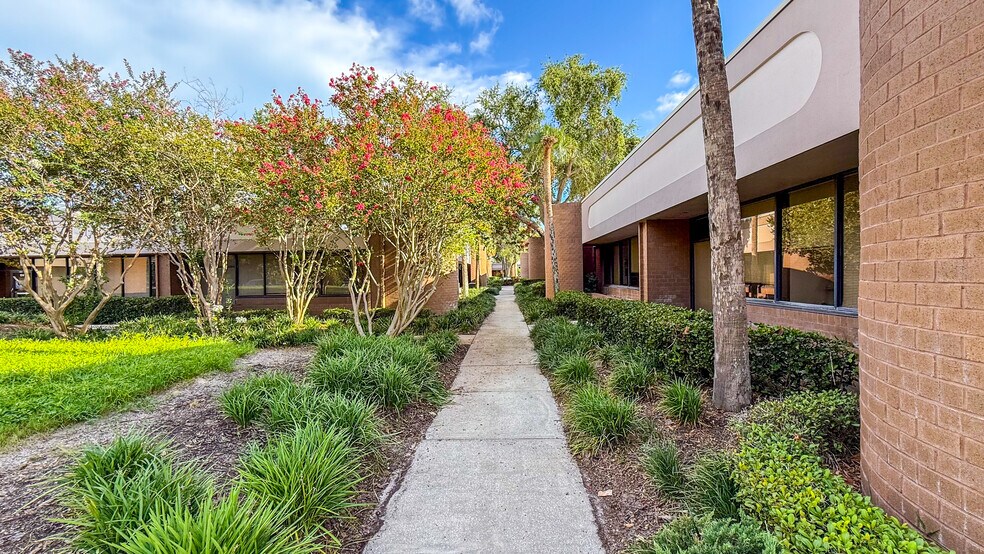 More Photos Of 13830 N 58th St, Clearwater Unknown For Lease