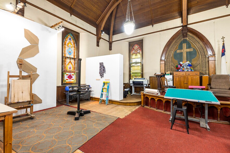 More Photos Of 2460 Mount rd, Aston Township Movie Radio TVStudio For Sale