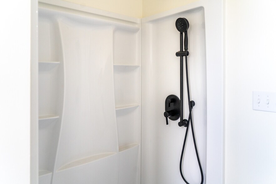 More Photos Of 2860 Perrysville Ave, Pittsburgh Funeral Home For Sale