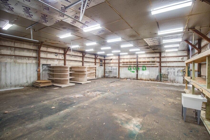 More Photos Of 98 Curtis St, Jerseyville Flex For Sale