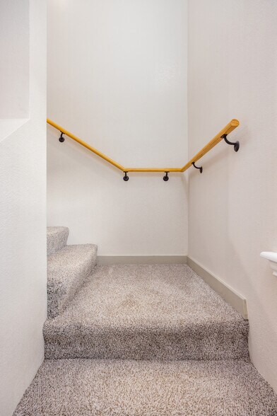 More Photos Of 12625 Sandpiper Rd, Thackerville Specialty For Sale