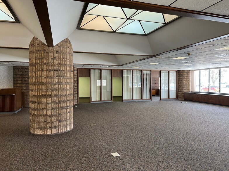 More Photos Of 502 2nd Ave N, Wahpeton Office For Sale