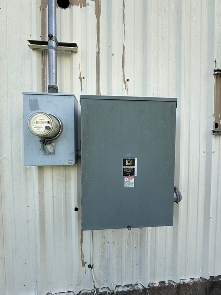 More Photos Of 201 N 16th St, La Porte Industrial For Sale
