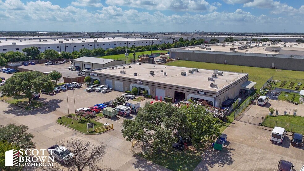 Primary Photo Of 10810 Alder Cir, Dallas Light Manufacturing For Lease