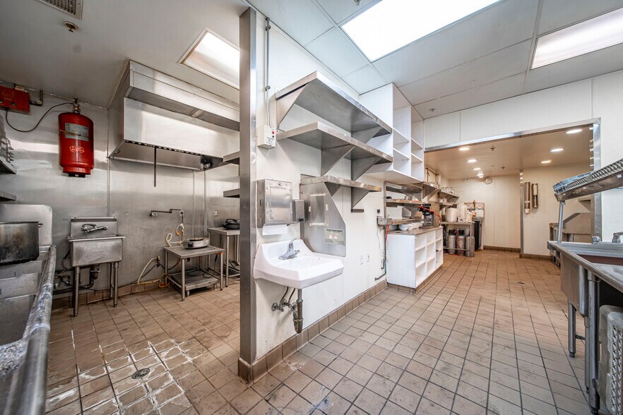 More Photos Of 580 N Atlantic Blvd, Monterey Park Apartments For Lease