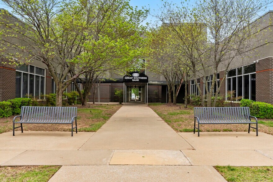 More Photos Of 2522 Pinnacle Hills Pky, Rogers Office For Lease