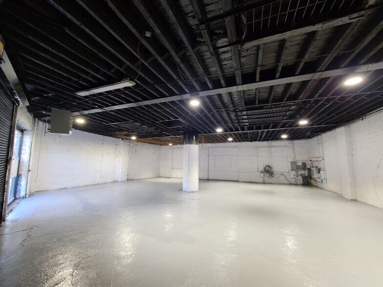More Photos Of 286-294 Hamilton Ave, Brooklyn Warehouse For Lease