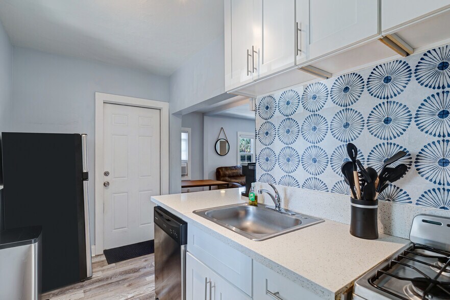 More Photos Of 314 S Federal Hwy, Lake Worth Beach Apartments For Sale