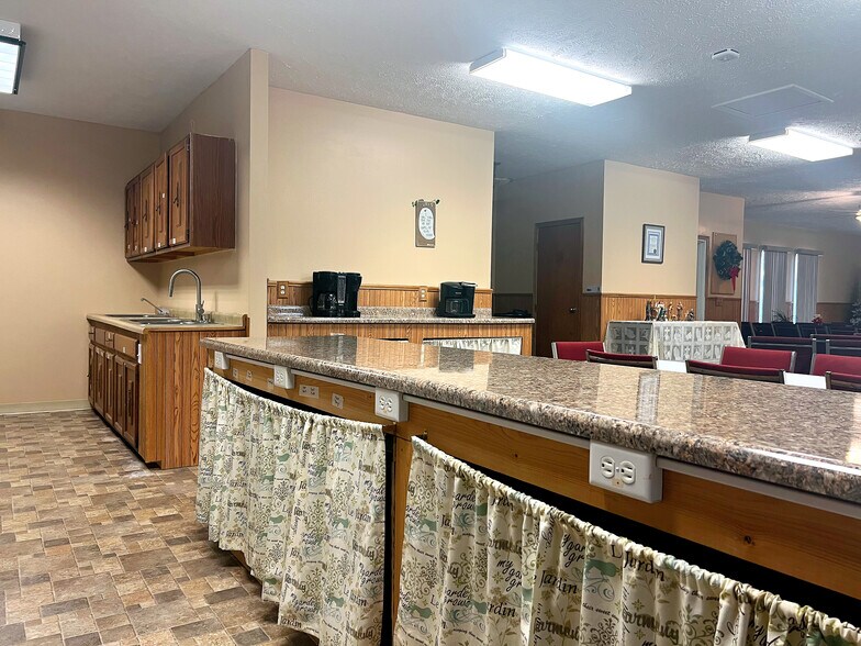 More Photos Of 418 S 14th St, Wymore General Retail For Sale