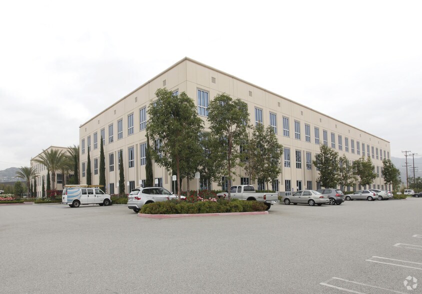 More Photos Of 2950 N Hollywood Way, Burbank Office For Lease