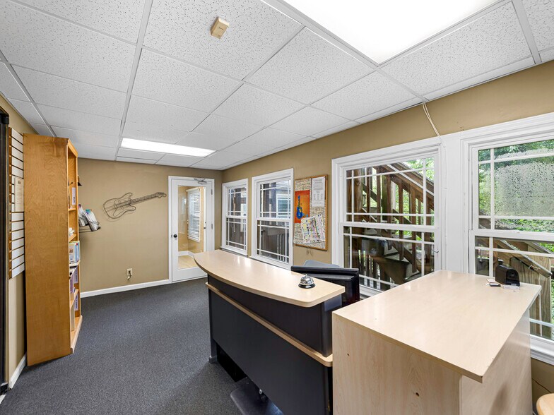 More Photos Of 4615 Stone Mountain Hwy, Lilburn Freestanding For Sale
