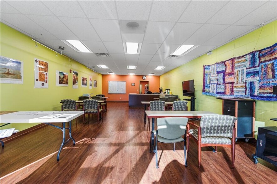 More Photos Of 1900 Belt hwy, Saint Joseph Department Store For Sale