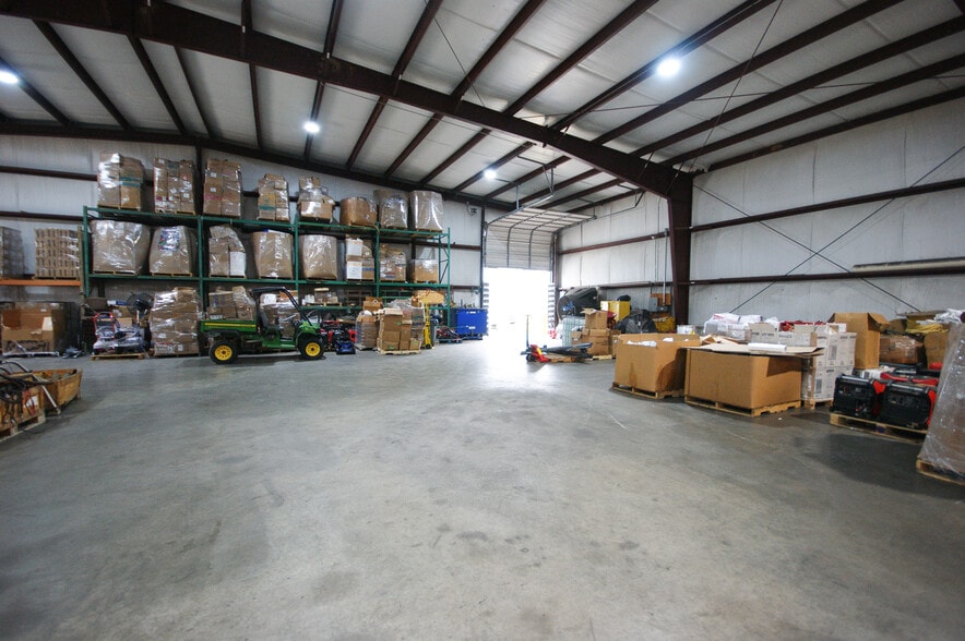 More Photos Of 907 Dumont St, South Houston Warehouse For Sale