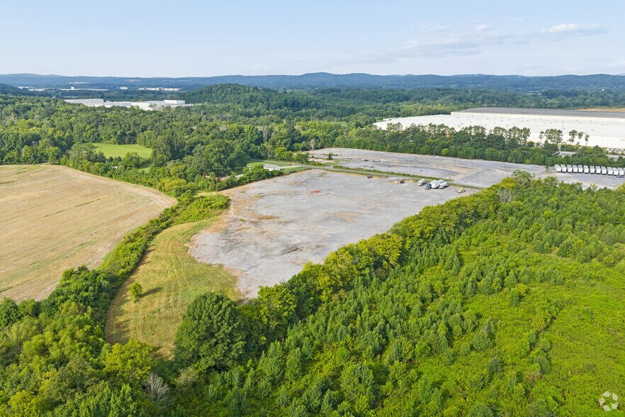 More Photos Of 390 Johnson Lake Rd, Adairsville Land For Lease