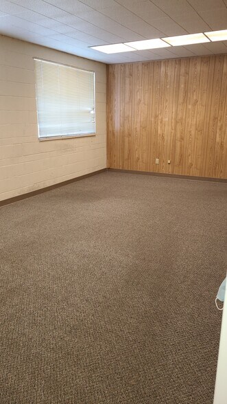 More Photos Of 1601 H St, Bakersfield Office Residential For Lease