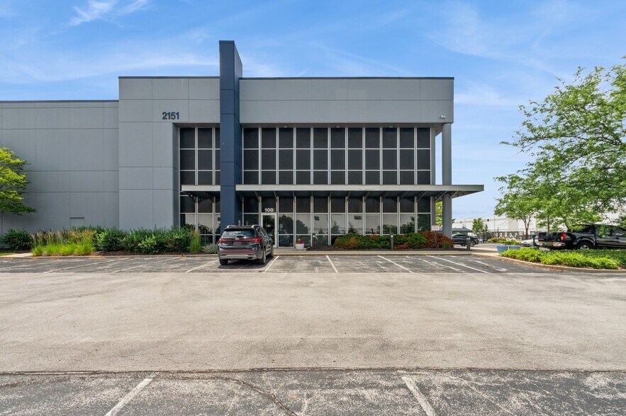 More Photos Of 2151-2155 Airwest Blvd, Plainfield Distribution For Lease
