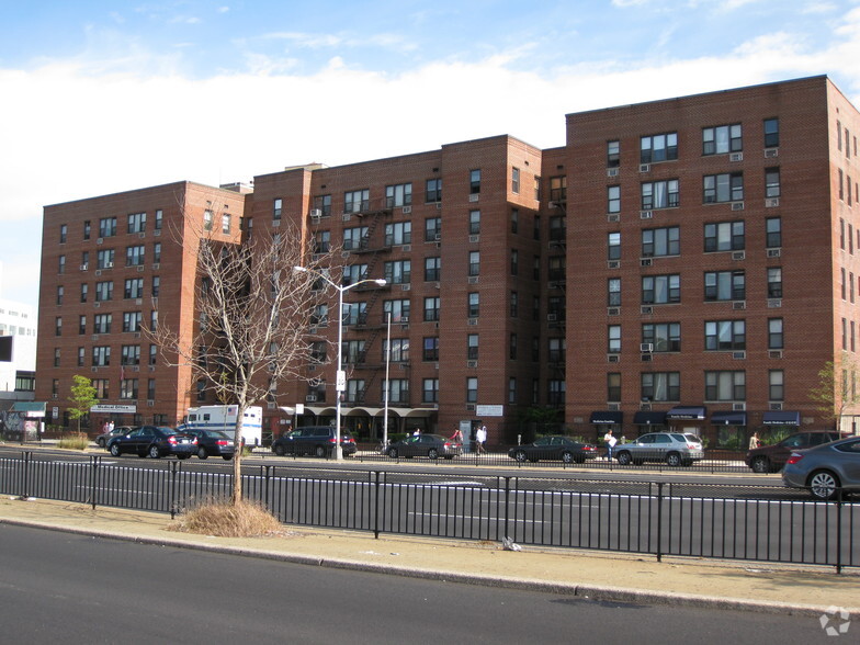 More Photos Of 8635 Queens Blvd, Elmhurst Apartments For Lease